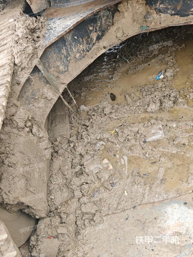 右驱动轮（行走机构）