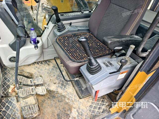 驾驶室整体（整机外观）