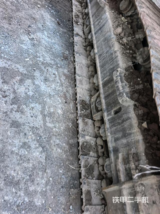 右驱动轮（行走机构）