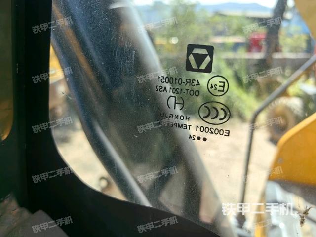 后窗玻璃角标（驾驶室部分）