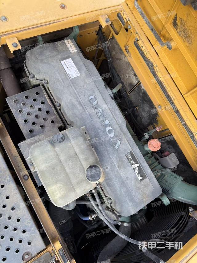 发动机整体俯视（整机外观）