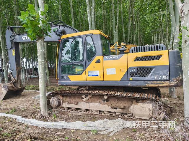 沃尔沃EC210D挖掘机