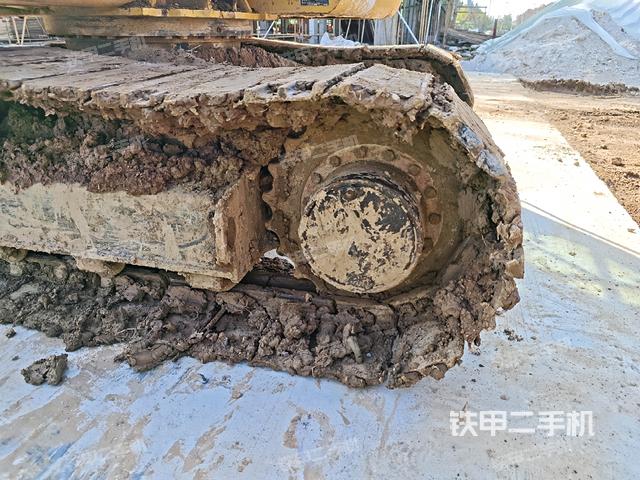 右驅(qū)動(dòng)輪（行走機(jī)構(gòu)）