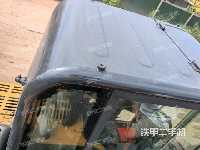 后窗玻璃角标（驾驶室部分）