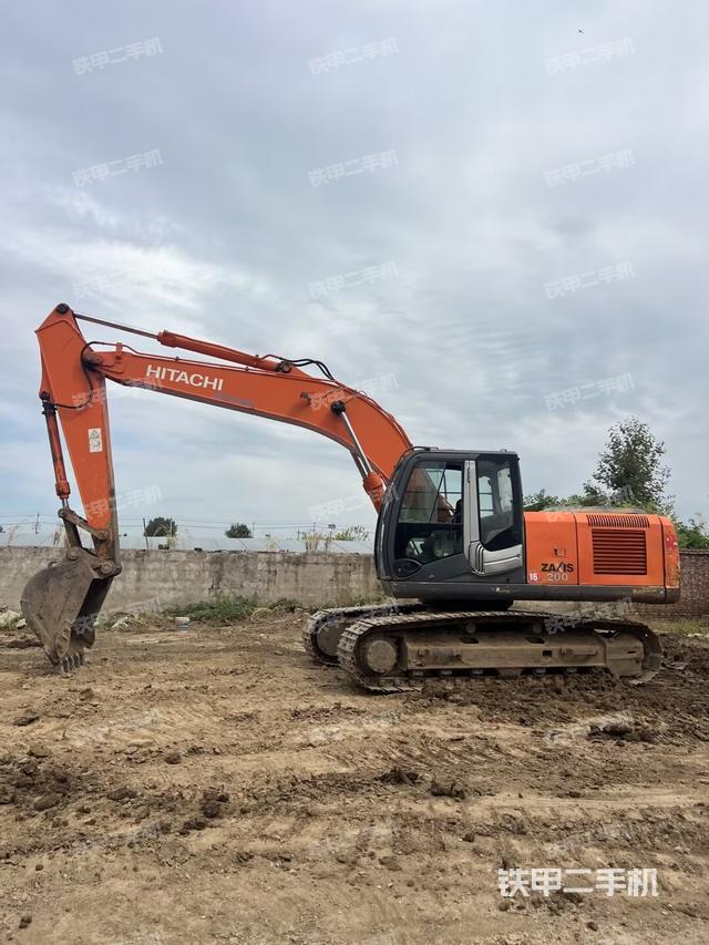 日立ZX200LC-3挖掘机