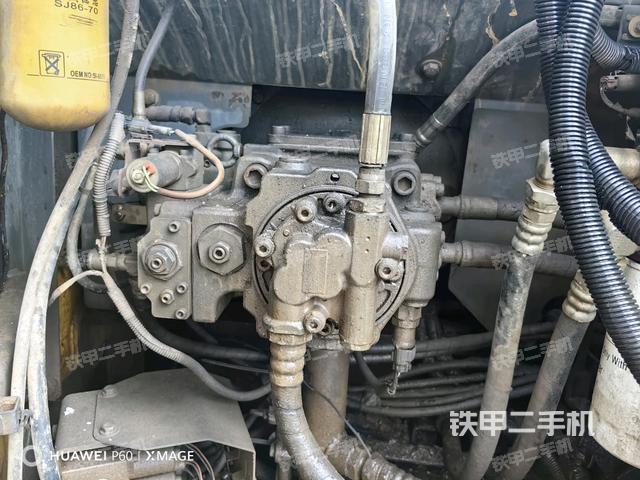 液壓泵艙室正面整體（整機(jī)外觀）