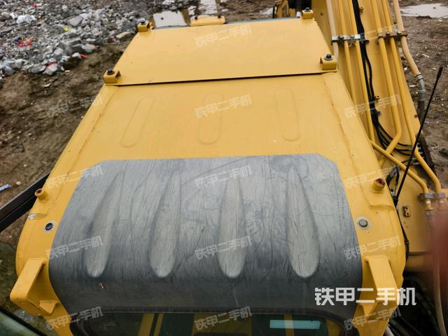 驾驶室顶部（整机外观）