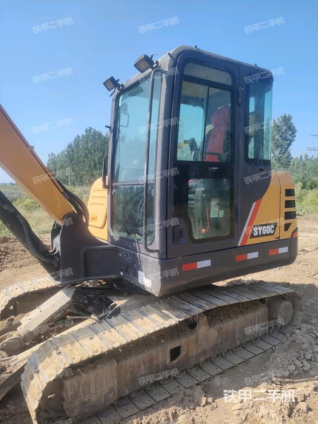 驾驶室整体（整机外观）