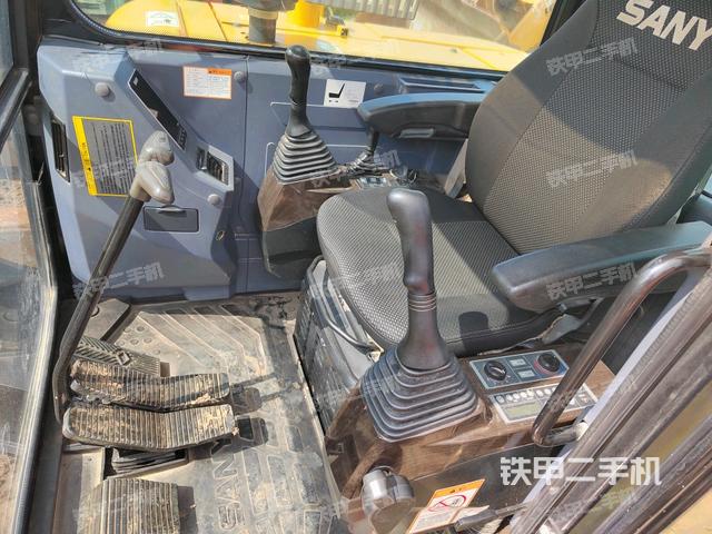 驾驶室整体（整机外观）