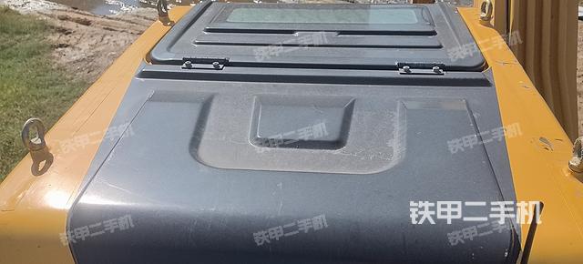 驾驶室顶部（整机外观）