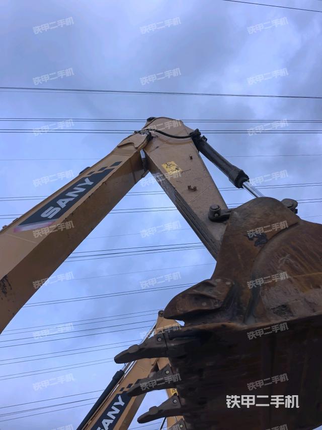 小臂整体左后（工作和回转装置）