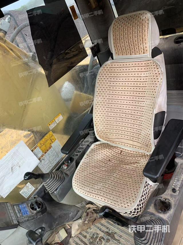 驾驶室整体（整机外观）