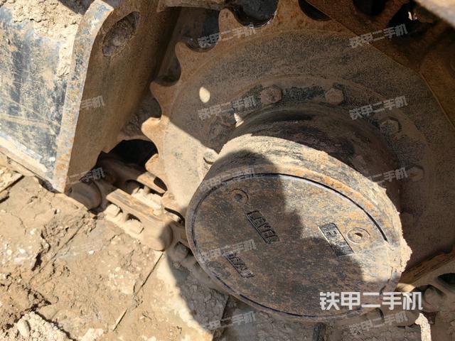 右驱动轮（行走机构）