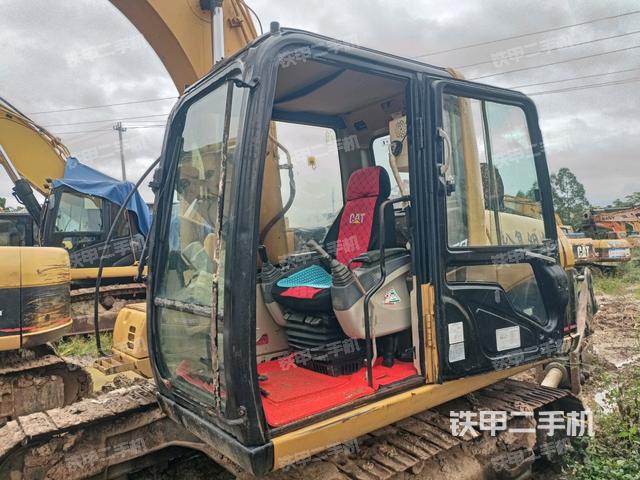 驾驶室整体（整机外观）