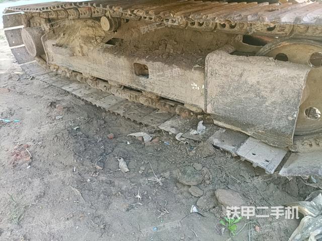 右側(cè)履帶整體?(行走機(jī)構(gòu)) 右側(cè)履帶整體?(行走機(jī)構(gòu))
