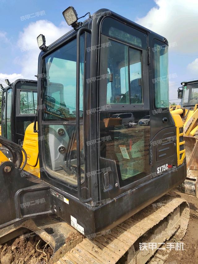 驾驶室整体（整机外观）