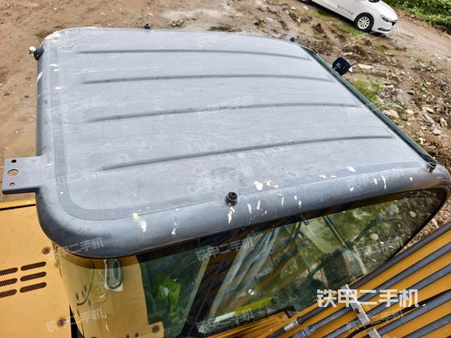 驾驶室顶部（整机外观）