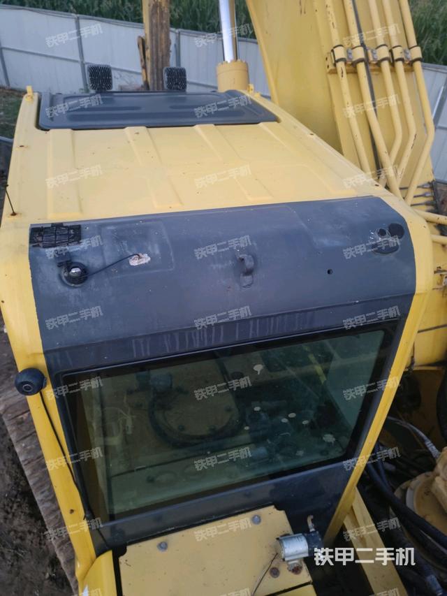 驾驶室顶部（整机外观）