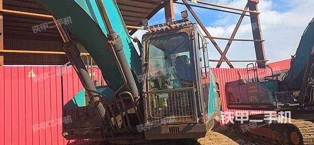 驾驶室整体（整机外观）