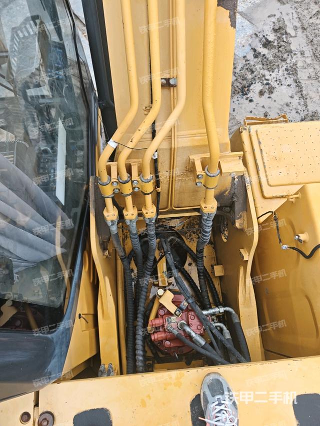 大臂根部 斜视（工作和回转装置）