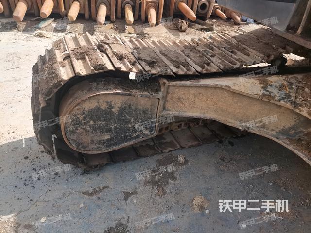 右侧行走马达盖板（行走机构）