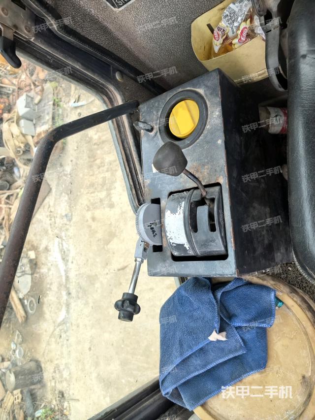 后玻璃角标（压路机驾驶室）