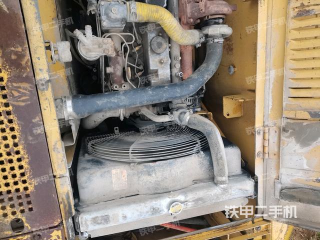 气门室盖螺丝特写（上车部件）