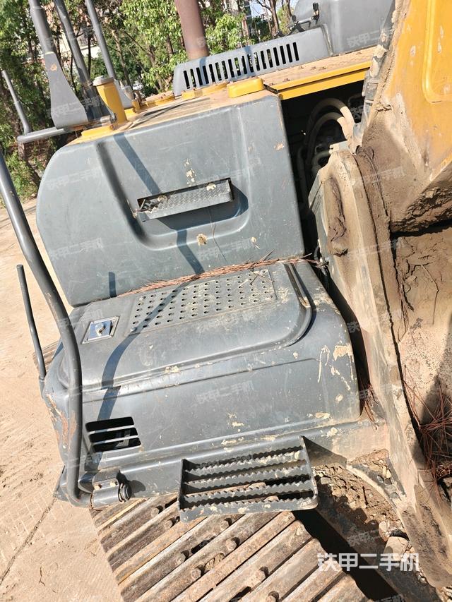 大臂根部?斜視（工作和回轉(zhuǎn)裝置）