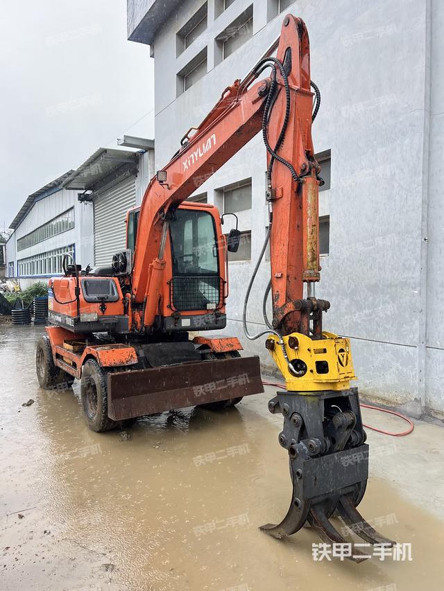 新源XY75W-8T挖掘机