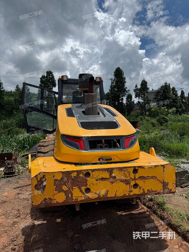 整机右后45°（设备外观及核心部件）