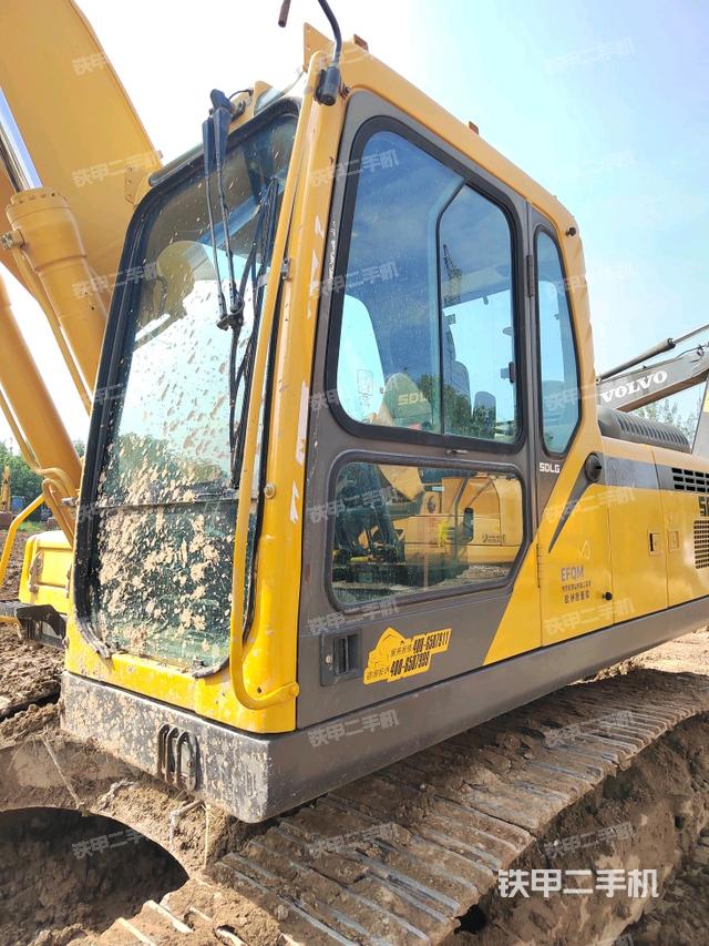 驾驶室整体（整机外观）