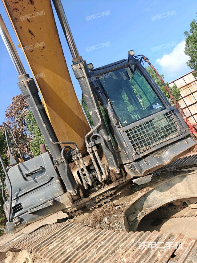 大臂油缸整體?豎拍（工作和回轉(zhuǎn)裝置）