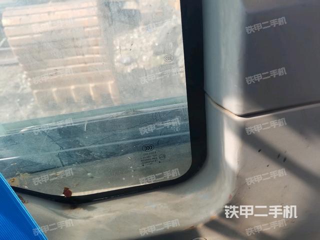 左后方玻璃角标（驾驶室部分）