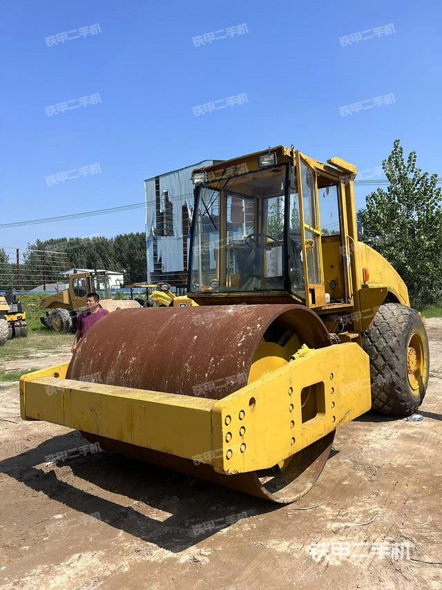 整机右后45°（设备外观及核心部件）