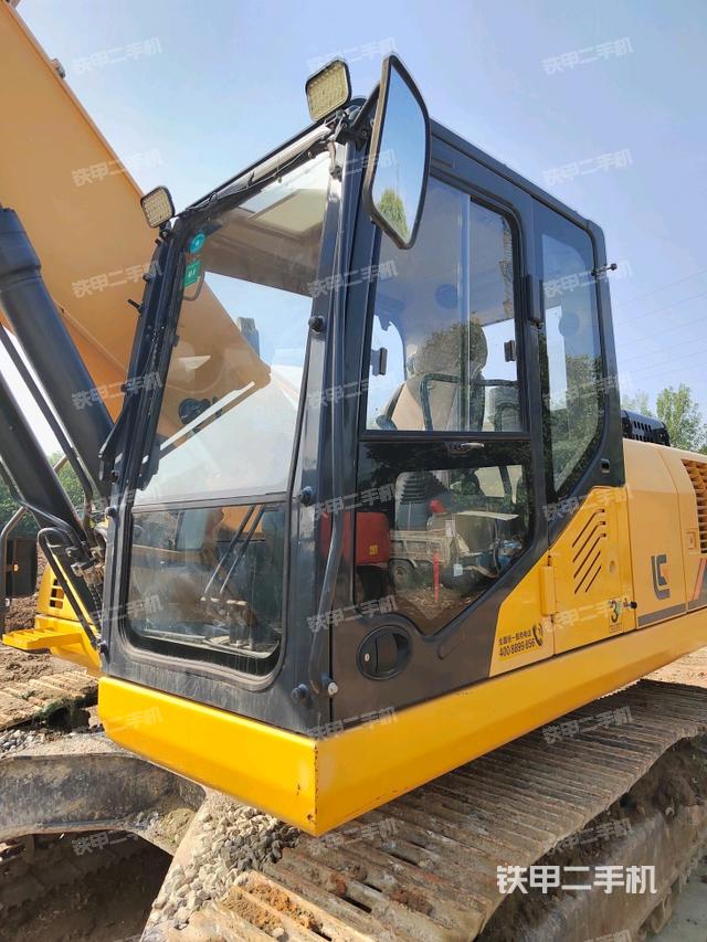 驾驶室整体（整机外观）