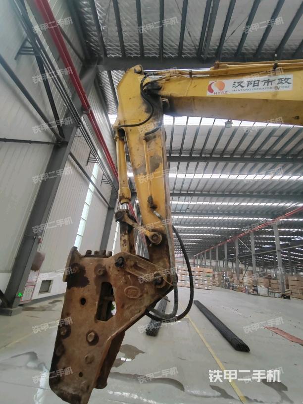 小臂整體左后（工作和回轉(zhuǎn)裝置）