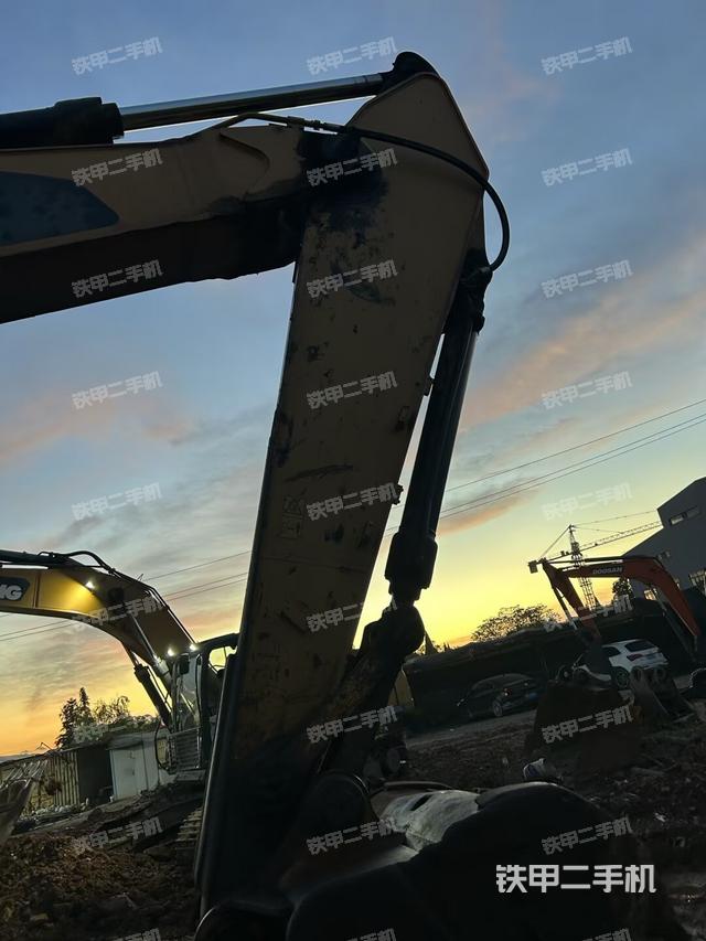 小臂整體左后（工作和回轉(zhuǎn)裝置）