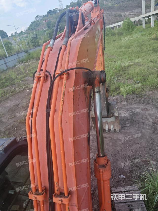 大臂背部俯視（工作和回轉(zhuǎn)裝置）