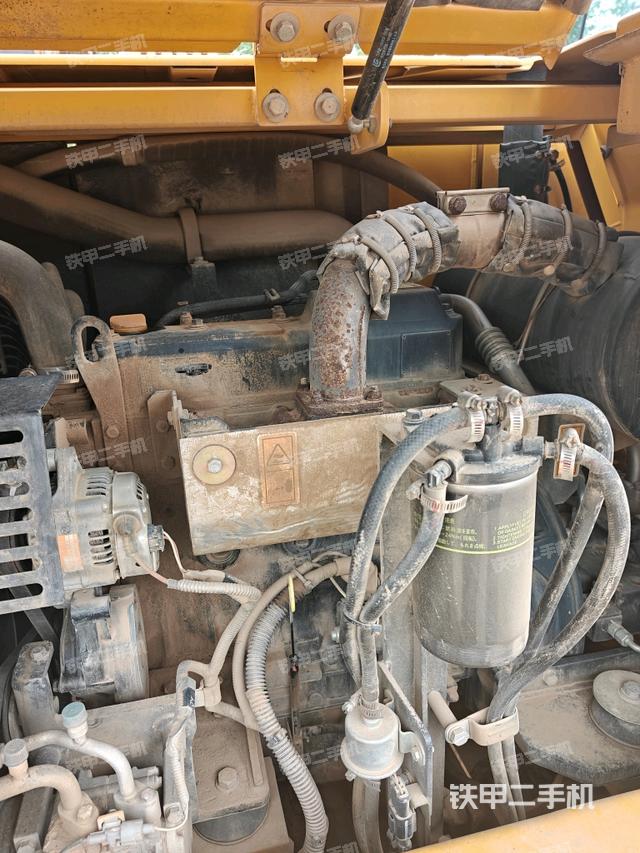 發(fā)動(dòng)機(jī)室（上車部件）