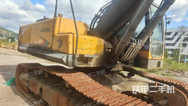 单侧履带整体（整机外观）