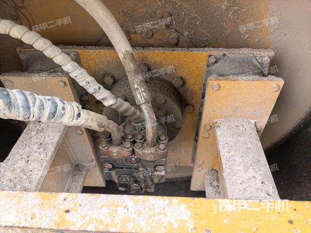 前轮左侧减震块连接及部件（压路机前后车架）