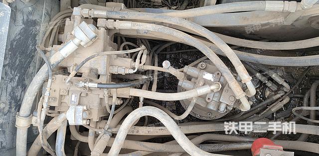 回转马达和主控阀（整机外观）