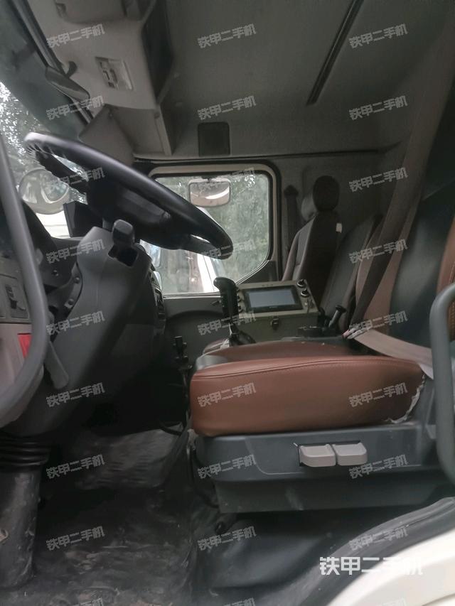 驾驶室操作台（设备外观及核心部件）