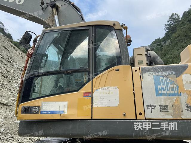 駕駛室正側（駕駛室部分）