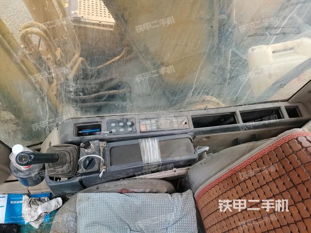 座椅右侧控制台/钥匙门/油门/含右手柄（驾驶室部分）