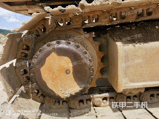 單側(cè)履帶整體(整機外觀) 單側(cè)履帶整體(整機外觀)