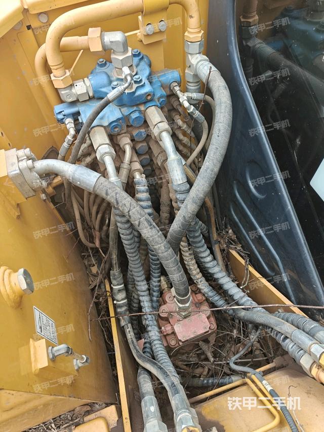 回轉(zhuǎn)馬達(dá)（上車部件）