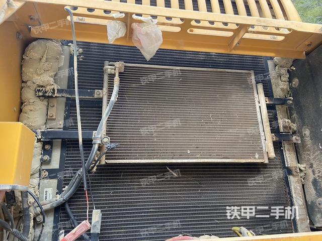 散熱器正面（大件艙室）