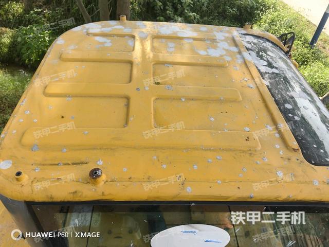 駕駛室頂部（整機外觀）