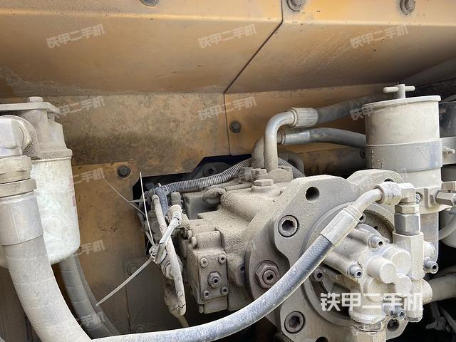 液壓泵斜45?左（大件艙室）